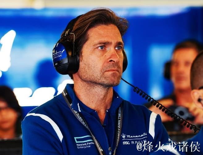 卡瓦尔:我和贝司机换了球衣;斯帅知道我的能力对我期望很高 卡瓦尔:我和贝司机换了球衣;斯帅知道我的能力对我期望很高