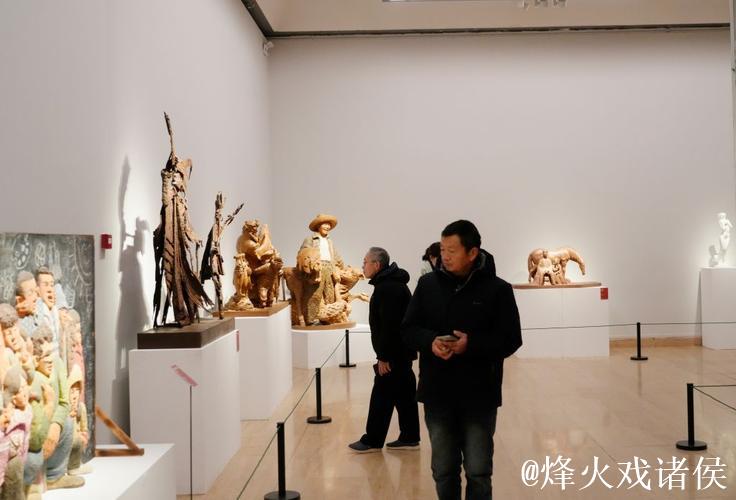 首届青年雕塑作品展览在中国美术馆开幕 首届青年雕塑作品展览在中国美术馆开幕