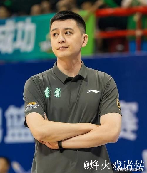 辽宁连续10个赛季打进四强 杨鸣展望半决赛 辽宁连续10个赛季打进四强 杨鸣展望半决赛